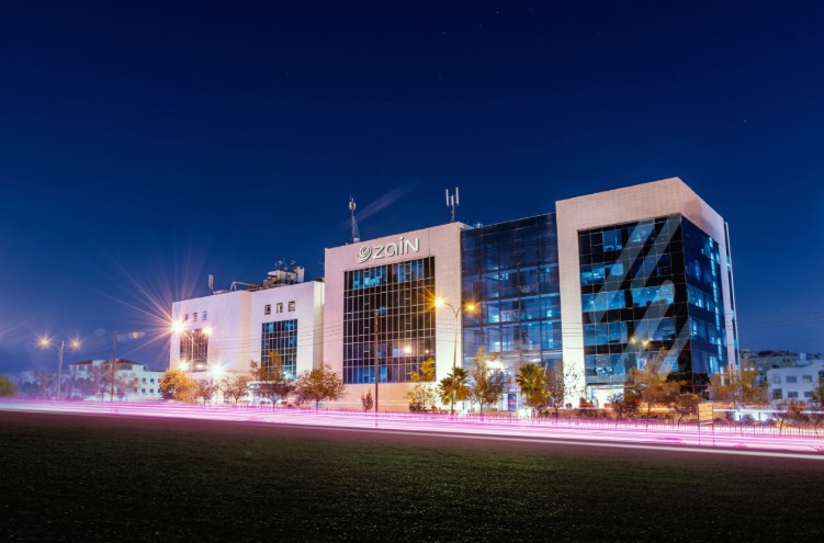 زين تزوّد الطلبة العائدين للوطن بخطوط