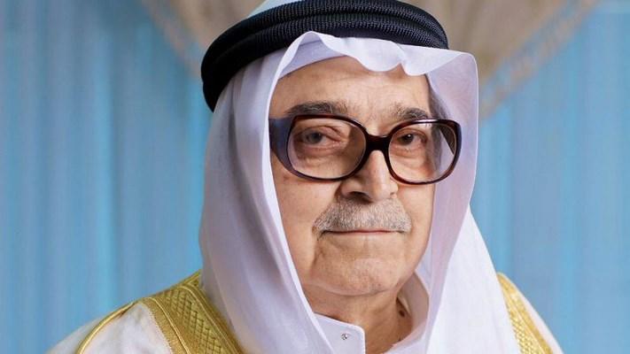 مشهد مؤثر لوقوف أبناء الملياردير صالح