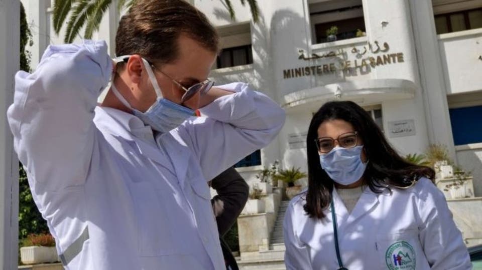 تونس تبدأ تخفيف إجراءات الحجر مع
