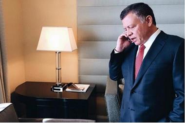 الملك يتبادل التهاني مع ولي عهد