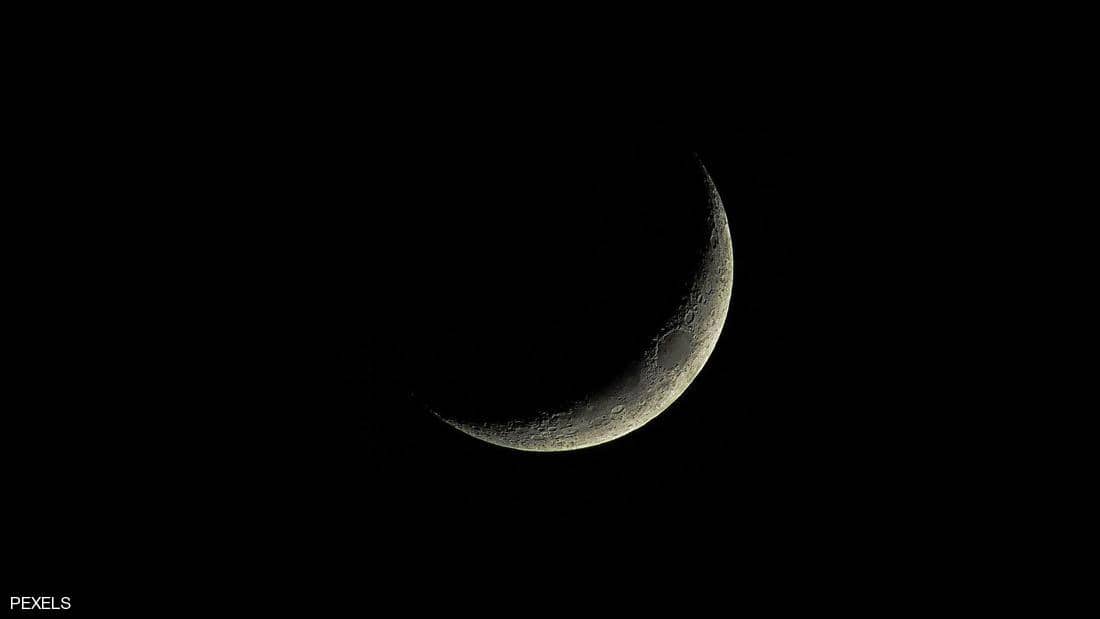 دول عربية تعلن عيد الفطر الأحد