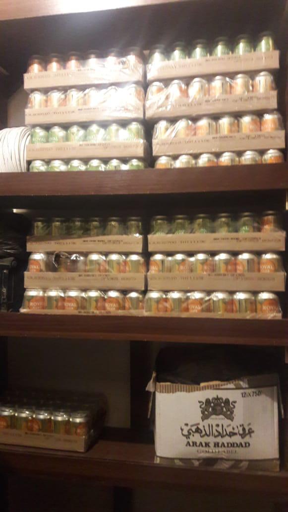 ضبط شخصين قاما ببيع وتخزين كميات