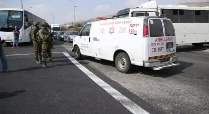 الاحتلال يطلق النار تجاه شابين بزعم