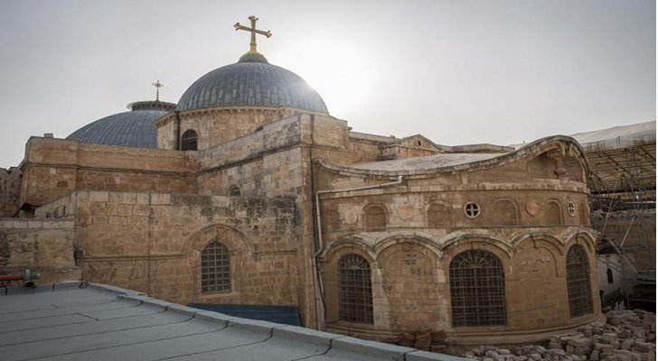 كنيسة القيامة تتراجع عن فتح أبوابها