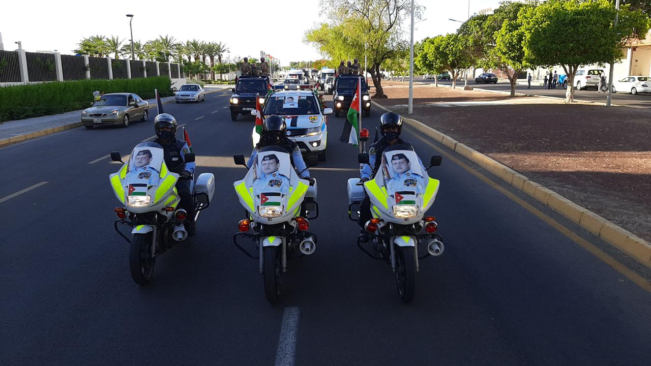 مواكب الجيش والامن تنطلق احتفالا بمناسبة