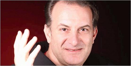 محمد إسكندر يشهر السلاح داخل مصرف