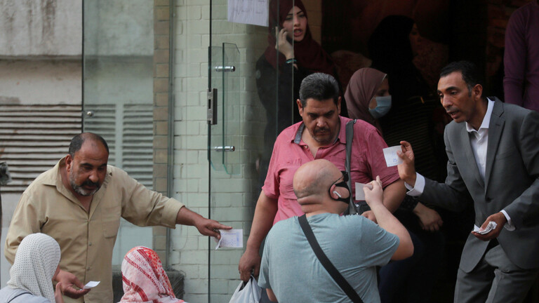 مصر تحدد 6 أماكن يجبر ارتداء