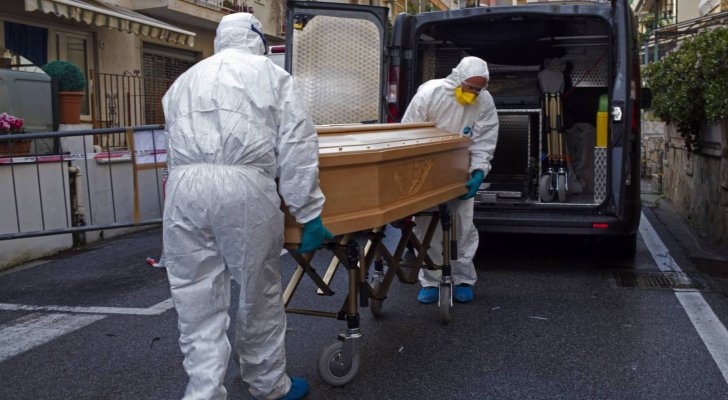 وفيات كورونا حول العالم تتجاوز 368