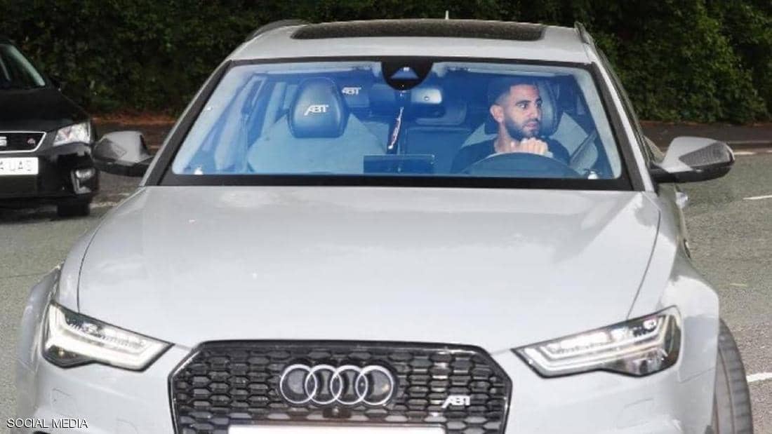 سطو على منزل محرز في مانشستر..