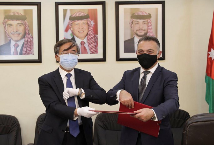 الربضي يوقع على اتفاقية مساعدات طبية