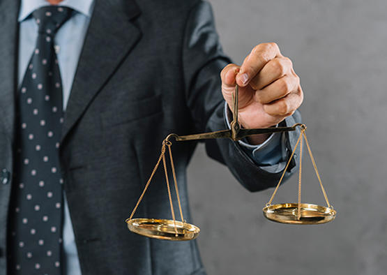الحكومة تستثني المحامين من التنقل بين