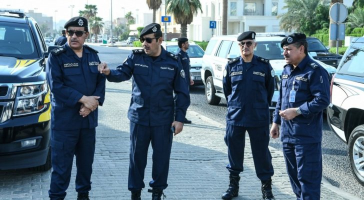 الكويت .. وافد لبناني يدهس عميدا