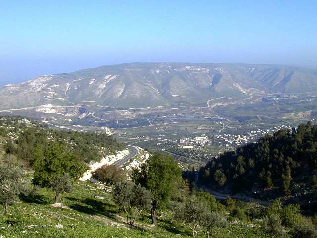 وفاة عشريني سقط من جبل مرتفع