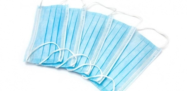 ضبط منشأة تقوم بتصنيع كمامات جراحية