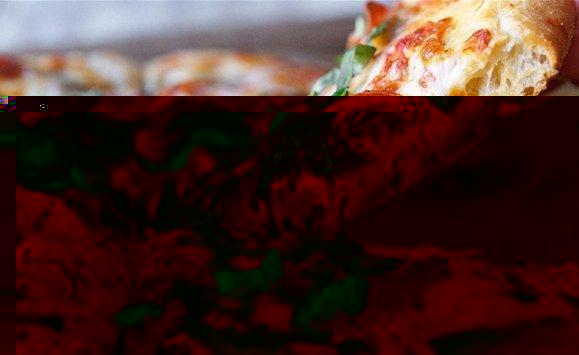 رجل يستلم البيتزا منذ 9 أعوام