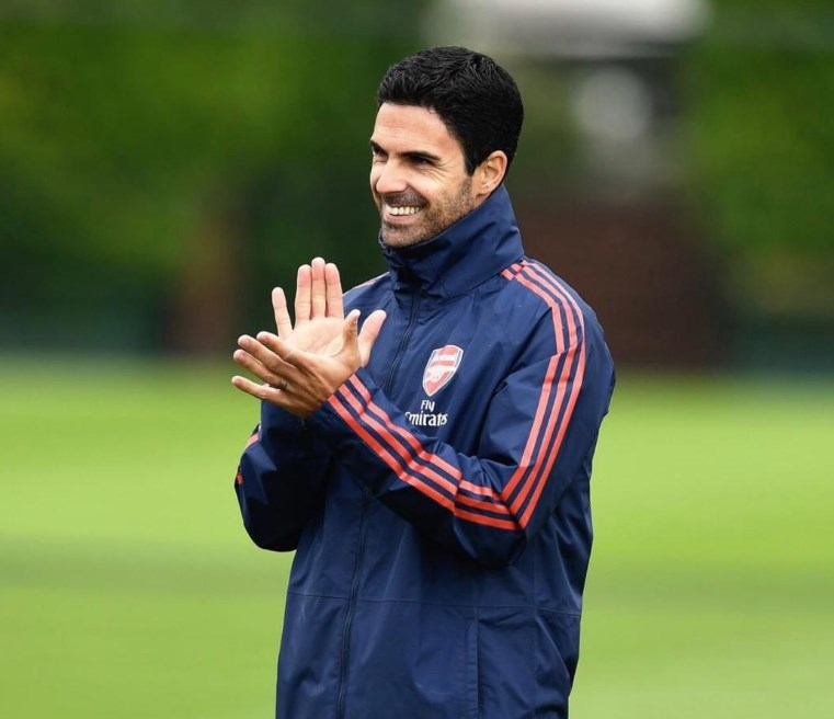 أرتيتا يحذر مانشستر سيتي: آرسنال في