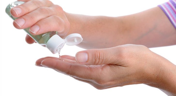 دراسة تكشف خطر استخدام المطهرات بطريقة