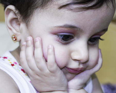 كيف نعلم أطفالنا التعبير عن مشاعرهم؟