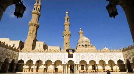 الأزهر يحرم بيع بلازما الدم للمصابين