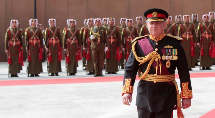 الأردنيون يحتفلون بعيد الجلوس الملكي الحادي