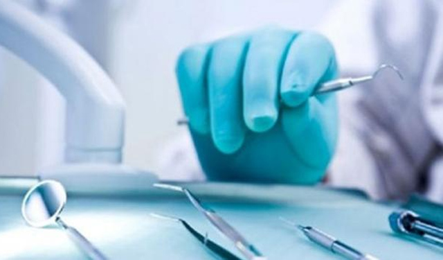 القدومي: إصابة طبيب الاسنان جاءت مخالطته