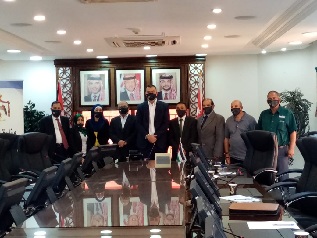 البطاينة يعقد اجتماعا مع منظمة العمل