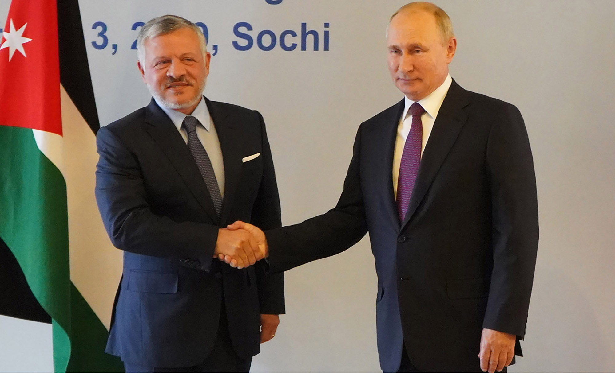 الملك يبحث مع الرئيس الروسي تطورات