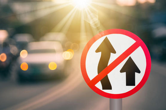 الأمن يتحدث للسائقين في الأردن عن