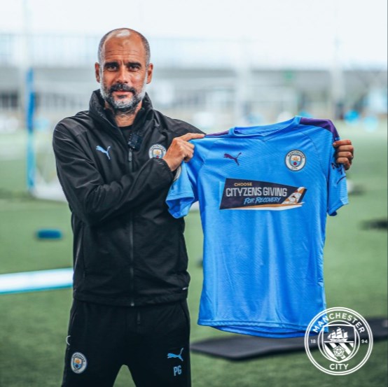 مانشستر سيتي يرتدي قميصا جديدا أمام