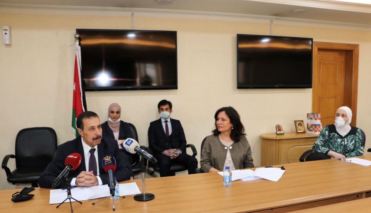 134 مدرسة زودت بالطاقة المتجددة بالأردن