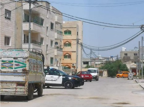 محافظ الزرقاء: رفع العزل عن منطقة