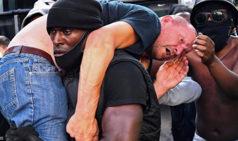 مفاجأة بشأن الصورة التي هزت العالم