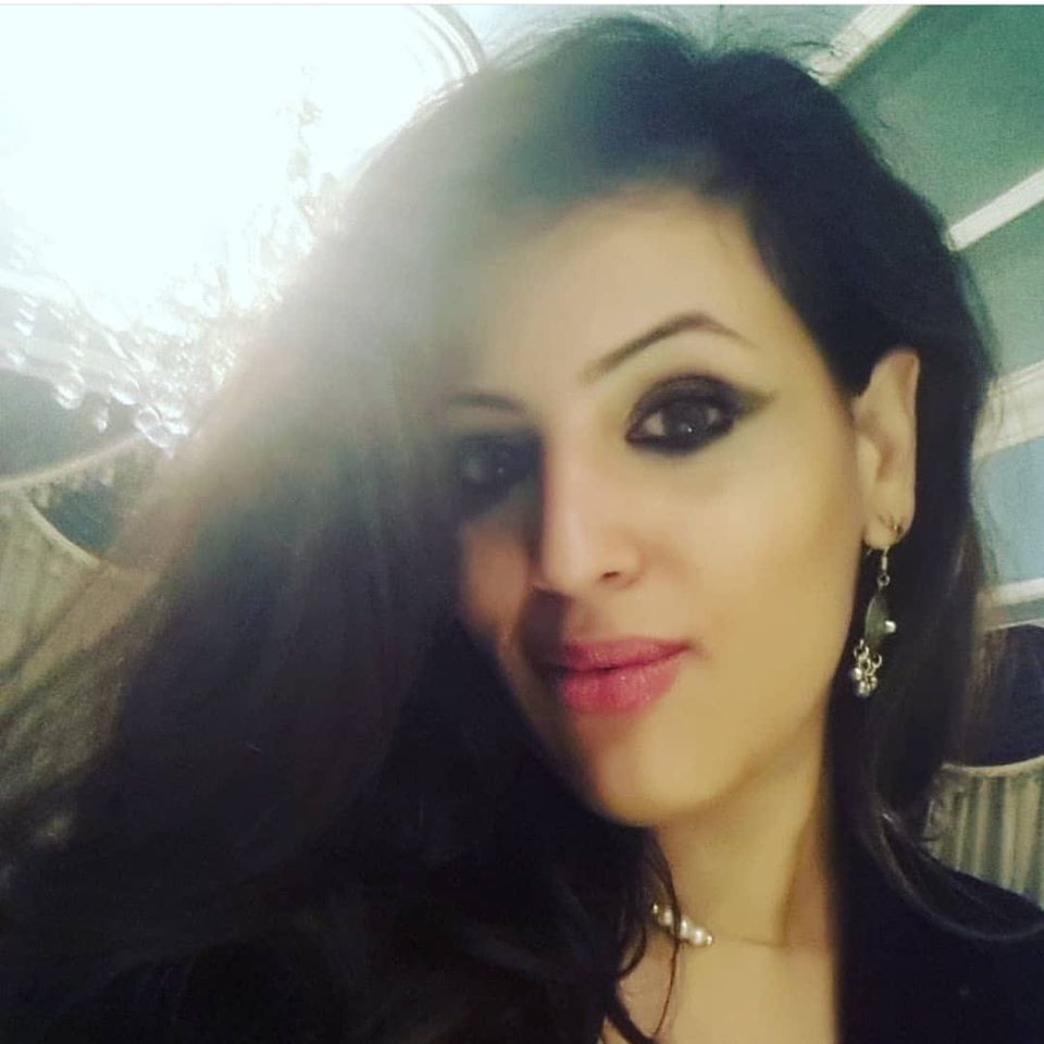 شابة مصرية تعرض نفسها للزواج على