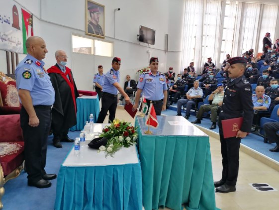 أبو شتال يرعى حفل تسليم شهادات