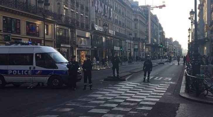 مشتبه به باعتداء باريس يسلم نفسه