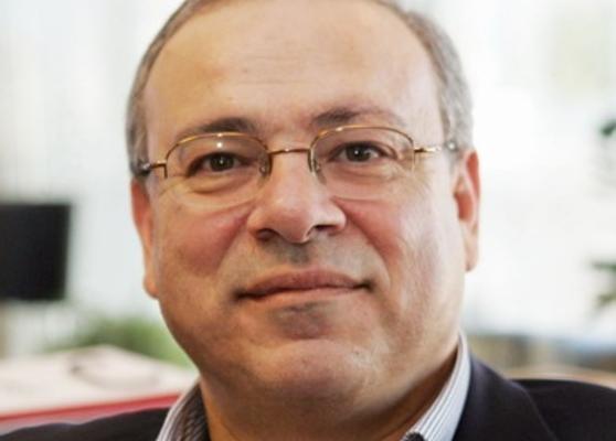 أمام مدير عام «الإذاعة والتلفزيون»