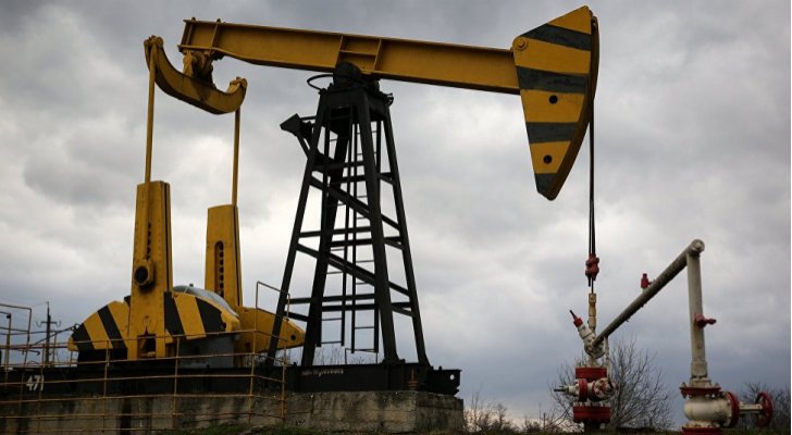 أسعار النفط تواصل انخفاضها بسبب تفشي