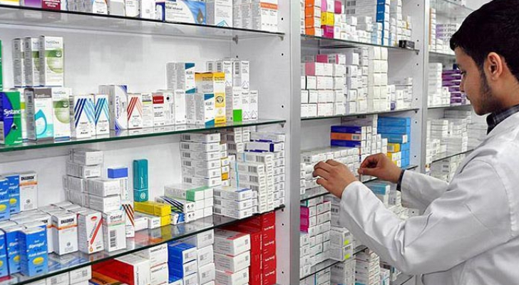 بعد تلقيها شكاوى.. ’الصيادلة‘ توقف التعامل