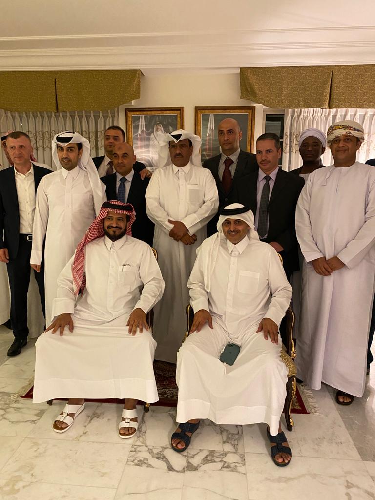 عشاء لضباط قطريين تخرجوا من دورة