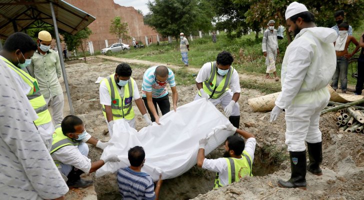 مسؤول أوروبي يحذر من موجة كورونا