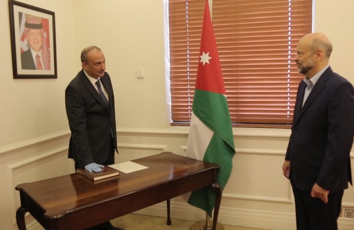 فاروق الحياري إلى التقاعد قريبا.. ومجلس