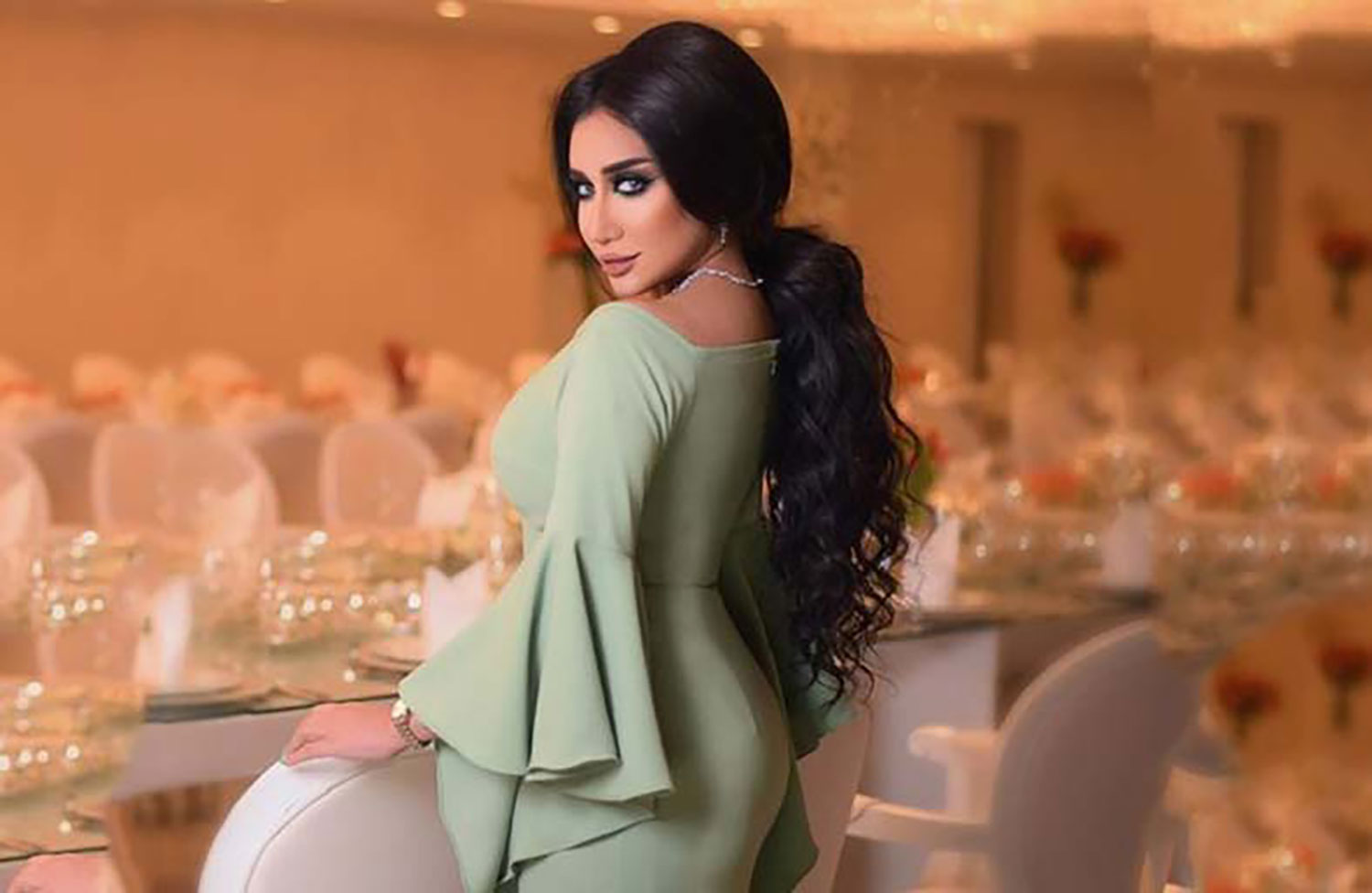 «امسحوها واستروا علي».. فنانة بحرينية تثير