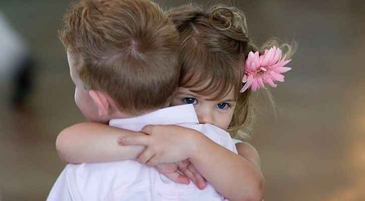 وفاة طفلة اختناقا أثناء لعبها مع