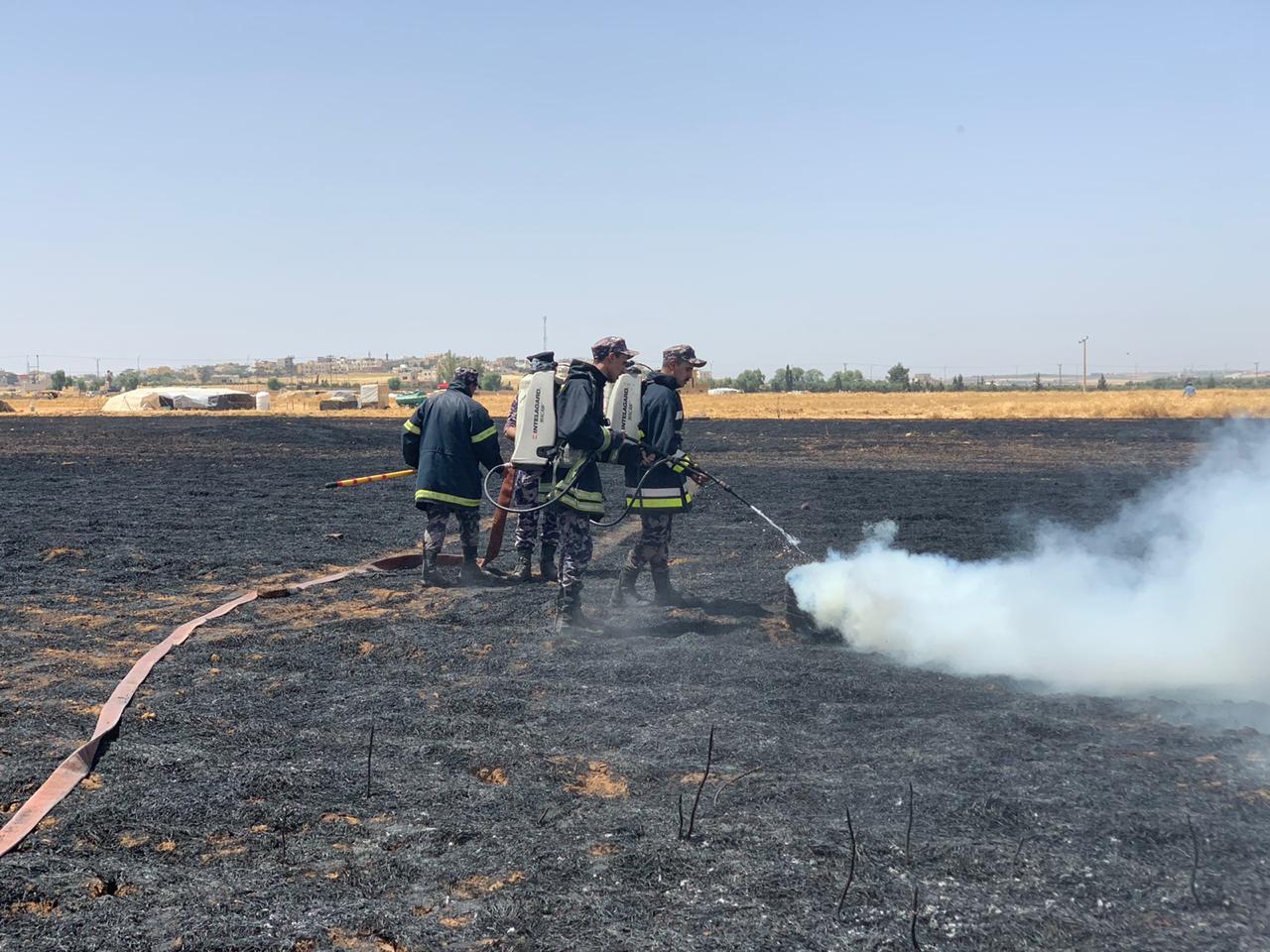 إخماد حريق أتى على 60 دونما