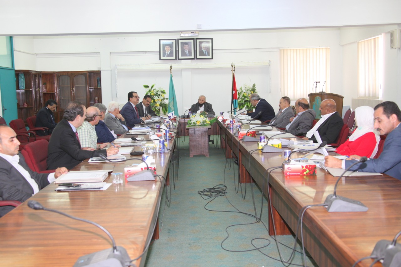 البخيت يشيد بجهود الملك والحكومة بنجاح