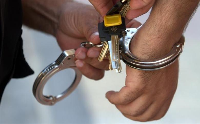 «حرامي» المحال التجارية في المفرق في