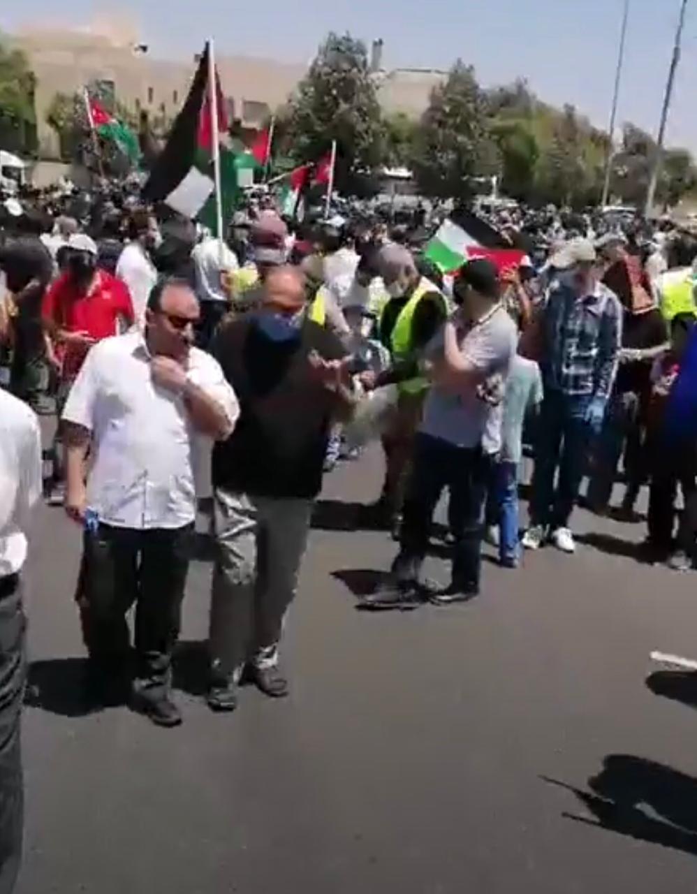 وقفة احتجاجية قرب السفارة الأميركية ترفض