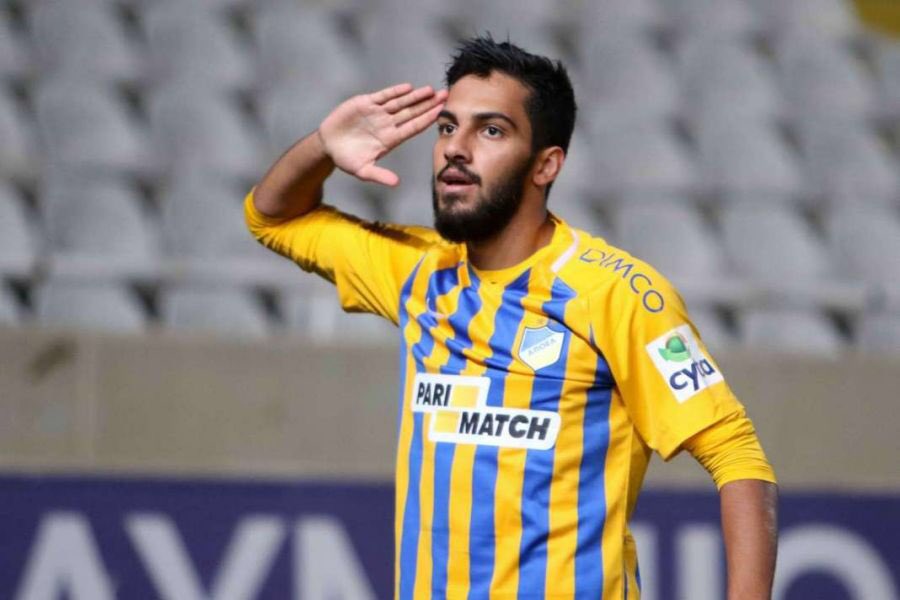 أولمبياكوس اليوناني يزاحم ألميريا الاسباني على