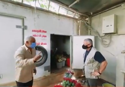 الملك يتوقف بمنطقة عين الباشا ويتجول