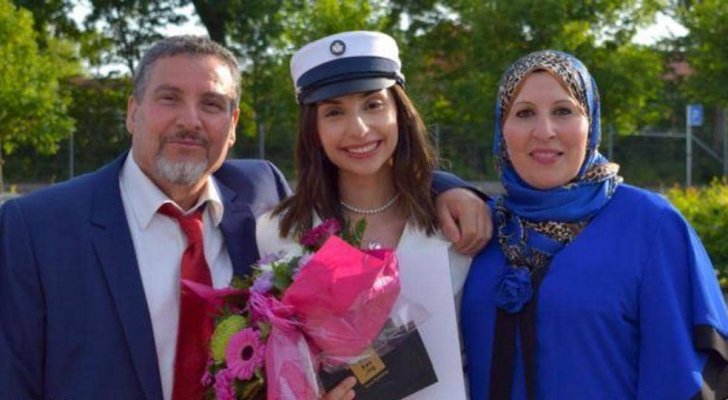 فلسطينية تحصل على أعلى معدل بالثانوية